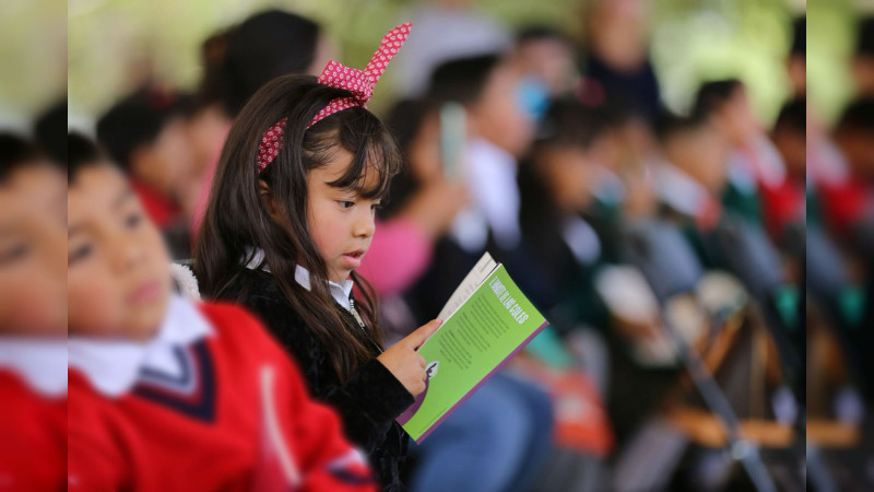 Cuenta tu reseña literaria y participa en un congreso con Francisco Hinojosa