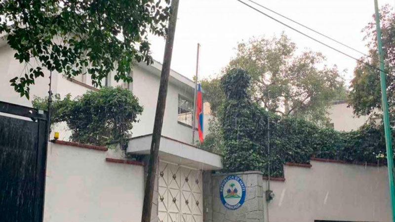 Por violencia, cierran embajada de México en Haití  