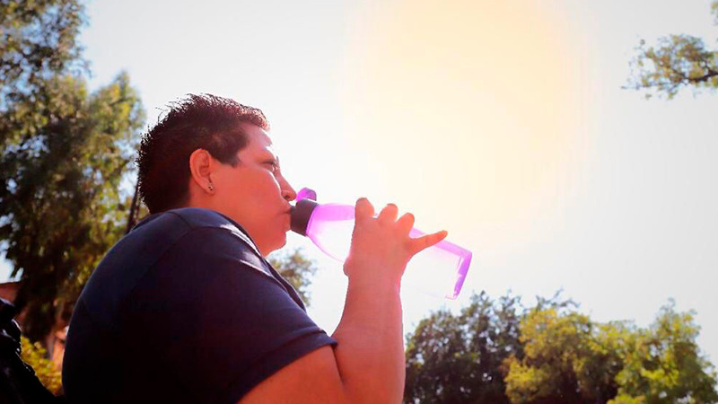 Así reacciona tu cuerpo cuando te deshidratas; evítalo con estas recomendaciones