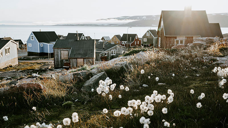 Mujeres de Groenlandia demandan a Dinamarca por imponerles anticoncepción forzada  