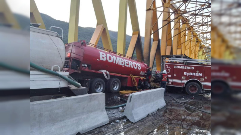 Bomberos se quedan sin frenos, dejan tres muertos en la Siglo XXI