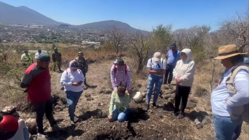 Localizan restos de 5 personas en fosa en Jacona, Michoacán 
