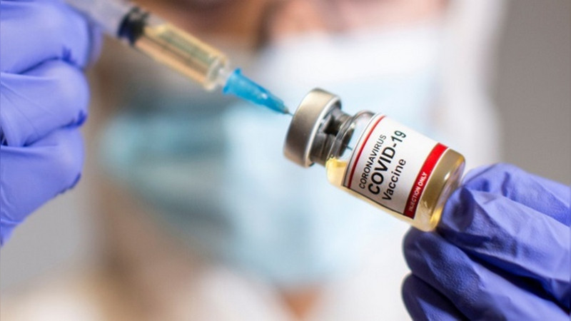 Hombre alemán de 62 años fue vacunado 217 veces contra el COVID-19 