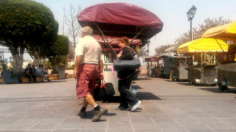 Hasta mil 500 personas se dedican al comercio Informal: Juan Carlos Arreguín  