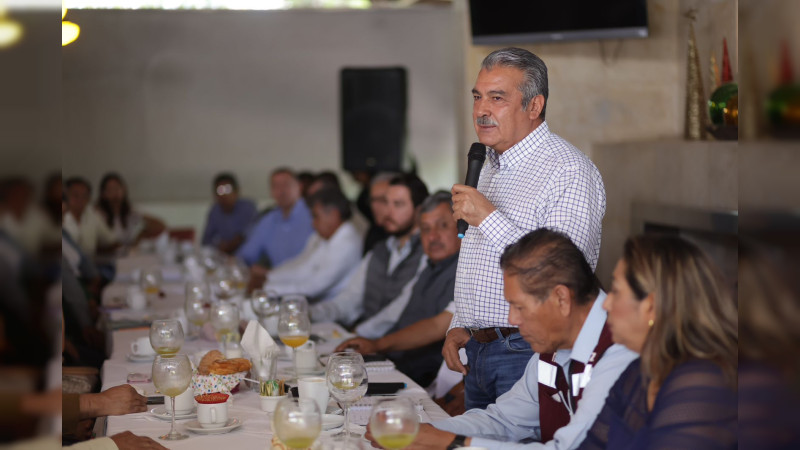 Sectores sociales de Michoacán se proclaman en favor de Raúl Morón Orozco 