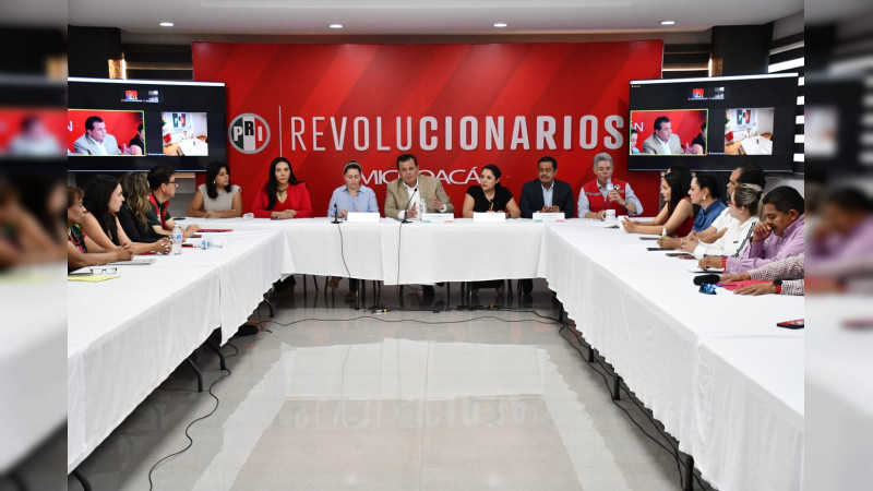 ”El PRI Michoacán honra su palabra empeñada de construir con PAN y PRD”: Memo Valencia