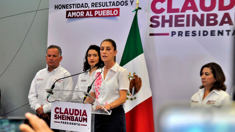 Claudia Sheinbaum presenta en Querétaro República de y Para las Mujeres 