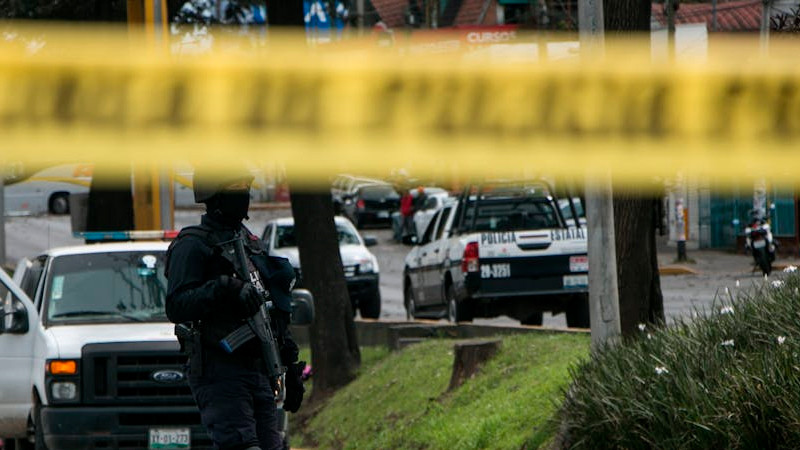 Lanzan artefacto explosivo contra comandancia de policía de Tijuana 