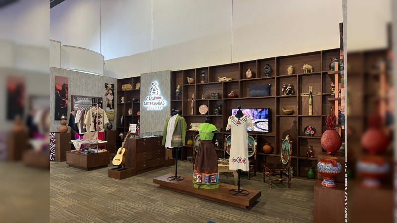 Presumen artesanías michoacanas en Feria Internacional de Franquicias 