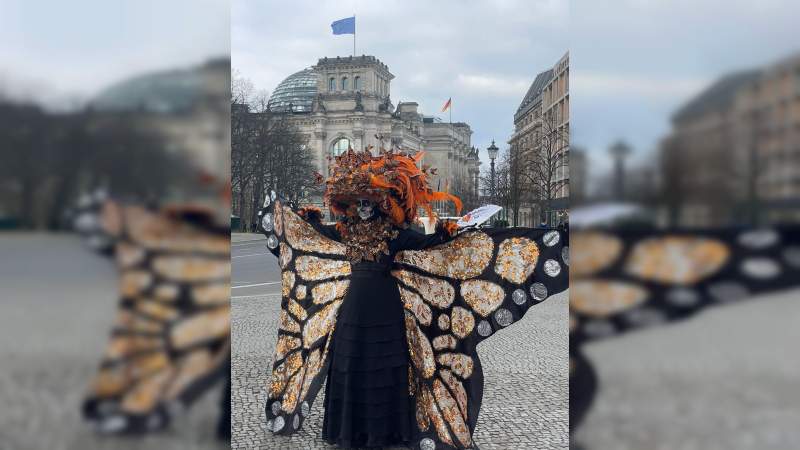 De Michoacán para Europa; catrina monarca cautiva Alemania
