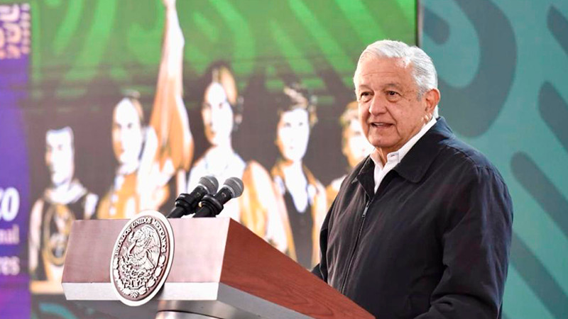 Pide AMLO que mujeres "den la cara" en la marcha del 8M 