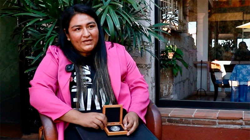 Desde las aulas michoacanas, la maestra María Oros promueve la perspectiva de género 