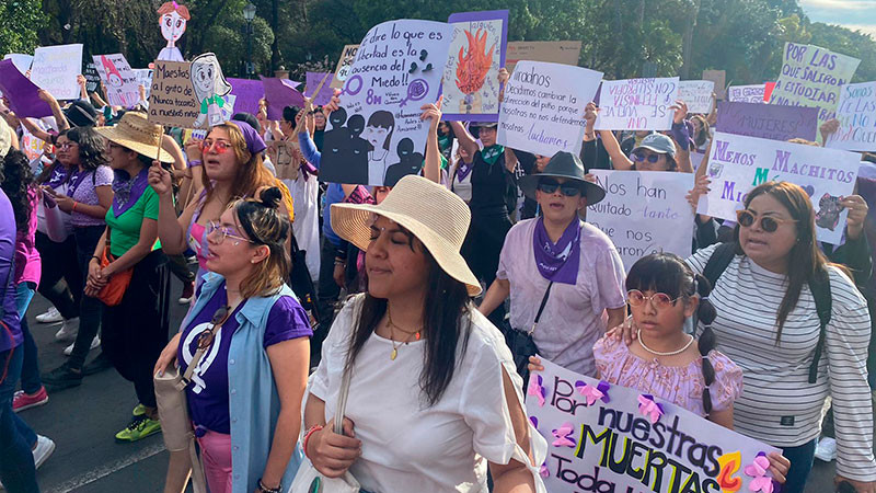 "Nuestras demandas no son un trampolín político”, sentencian mujeres en marcha del 8M en CDMX 