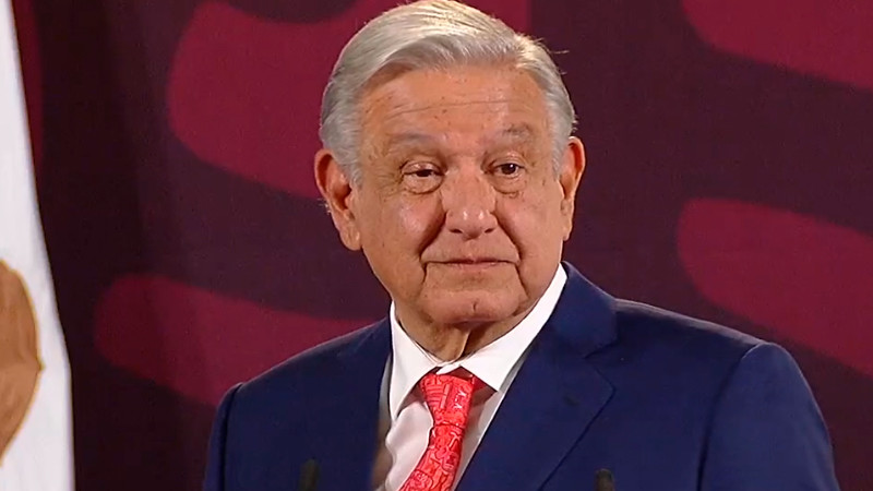 Halaga López Obrador conducta de las mujeres durante marchas del 8M 