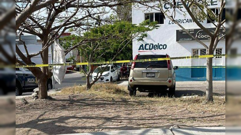 Muere mujer de la tercera edad al interior de un vehículo en Lomas de Casa Blanca, en Querétaro 