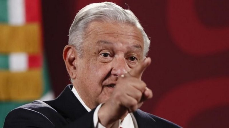 AMLO recrimina prohibición para hablar de las elecciones; afirma tener derecho de réplica 