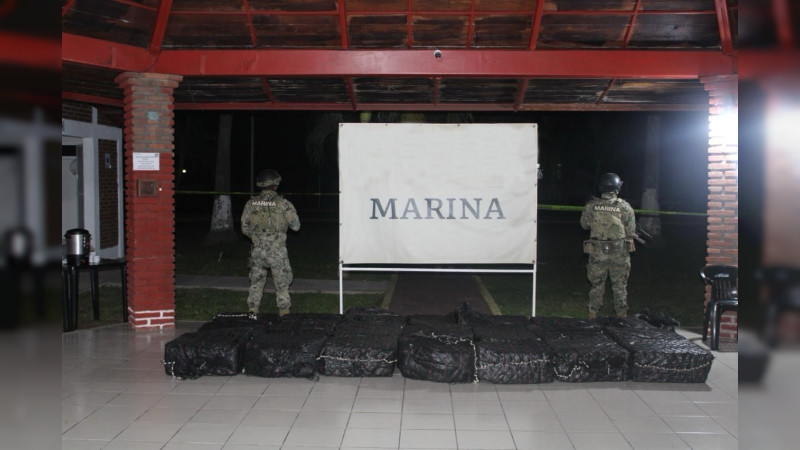 Asegura Marina una tonelada de droga colombiana en costas de Michoacán  