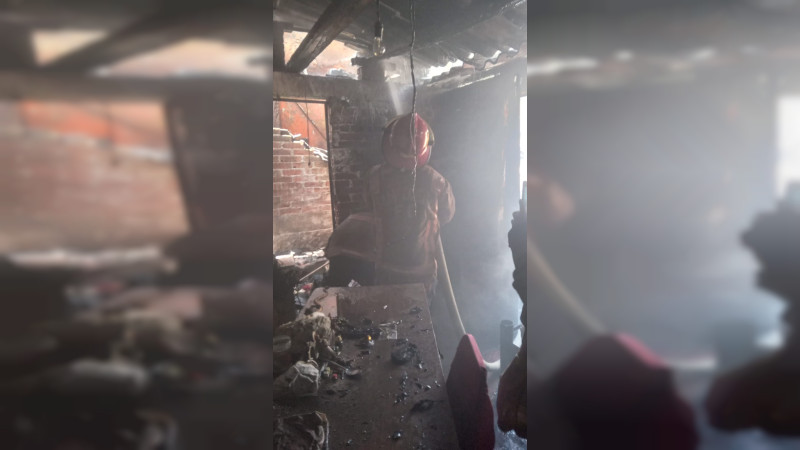 Se incendia vivienda en Zitácuaro, Michoacán; solo hubo daños materiales