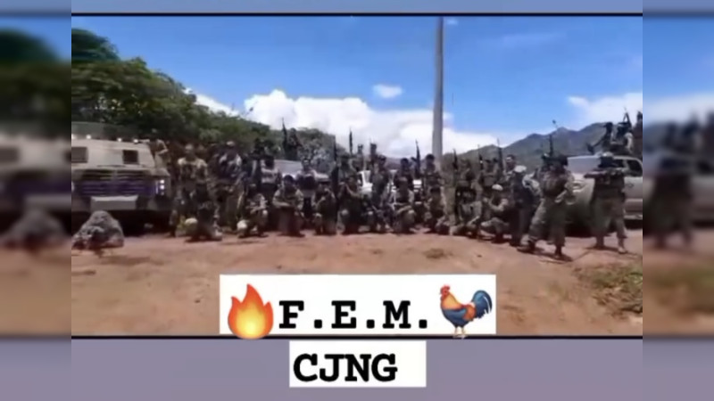 Michoacán en guerra: Se graban en video 50 sujetos armados y 100 entrenando