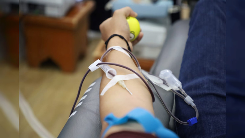 Salud Michoacán promueve la donación de sangre entre estudiantes universitarios