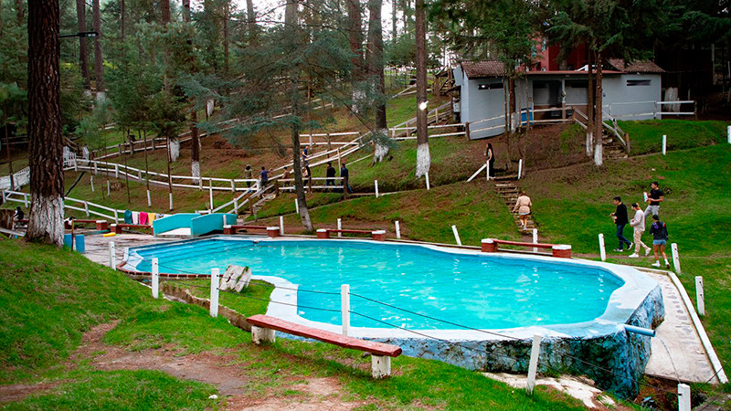 Este puente relájate y disfruta de Rancho Viejo y el Géiser de Ixtlán