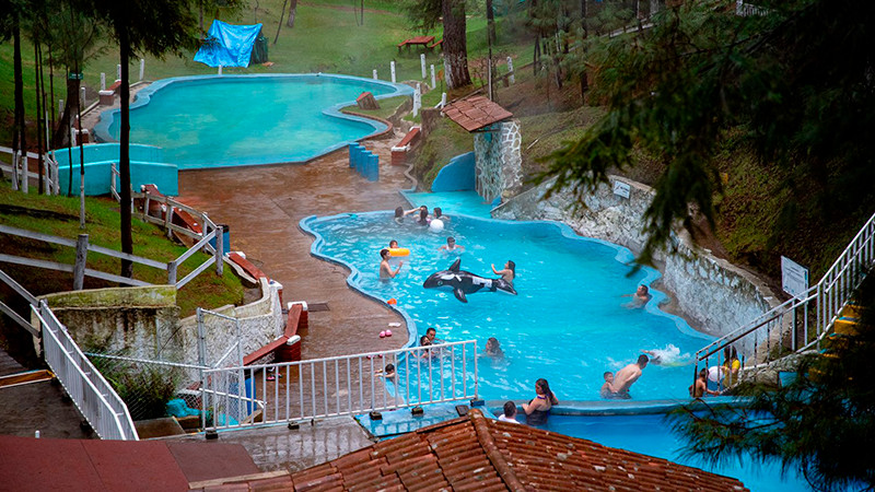 Este puente relájate y disfruta de Rancho Viejo y el Géiser de Ixtlán