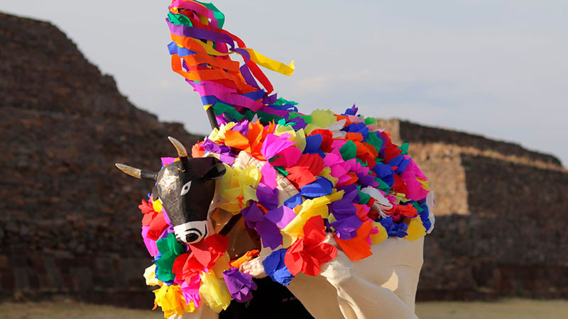 El pueblo otomí plasmó en la danza el trabajo en el campo, expresión que se puede conocer en la K’uínchekua 