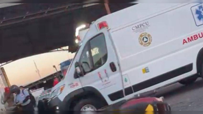 Camión arrolla a motociclista, en Uruapan, Michoacán 