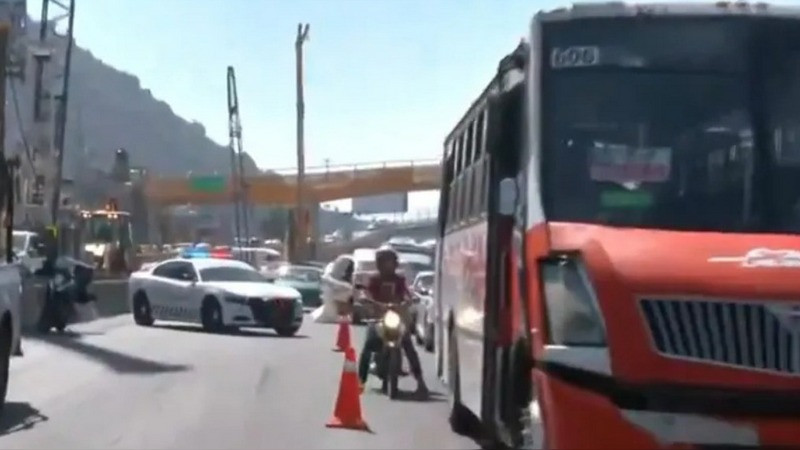 Pasajero de transporte público desarma a un asaltante y le quita la vida en la México-Puebla 