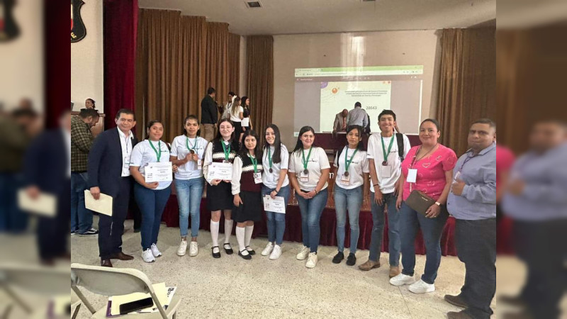 Estudiantes del Cecytem ganan 3 platas y 4 bronces en Infomatrix