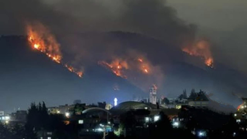 Se incendia Nevado de Toluca; bomberos combaten el fuego 