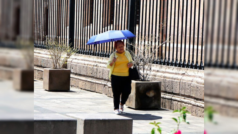 Cuida a los adultos mayores del sol con estas recomendaciones de la SSM