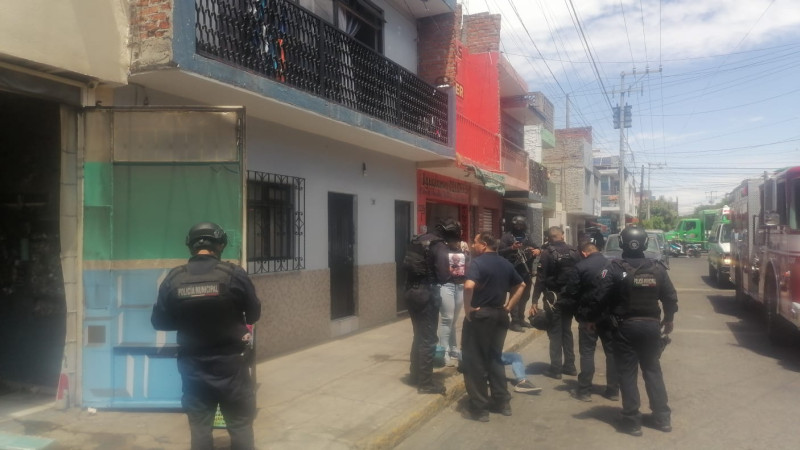 Lanzan bombas molotov contra negocio en Zamora, Michoacán 