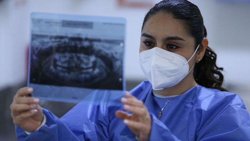 Exhorta el Issste a contrarrestar problemas de salud bucal derivados del tabaquismo 