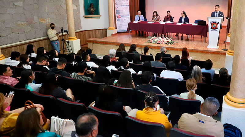 Más de 40 investigaciones pedagógicas se presentan en foro para docentes de Michoacán 