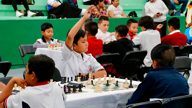 Estudiantes de Zamora y Aquila ganan torneo estatal de ajedrez