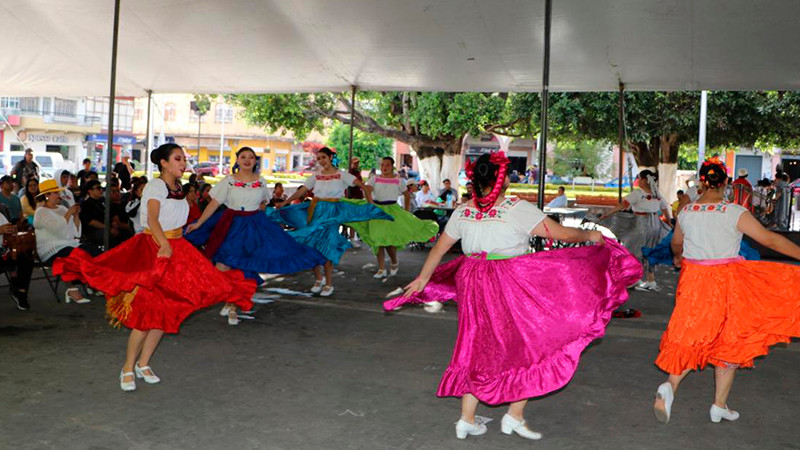 	El Gobierno Municipal y la secretaria de Cultura del Estado de Michoacán, presentaron programa socio cultural.