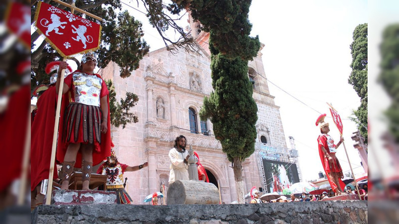 Charo presenta sus actividades de Semana Santa