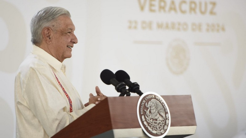 AMLO arremete contra el Poder Judicial tras suspensión a juez que amparó a Samuel García 