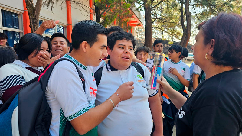 Trabajan estudiantes del Cecytem en la prevención de adicciones