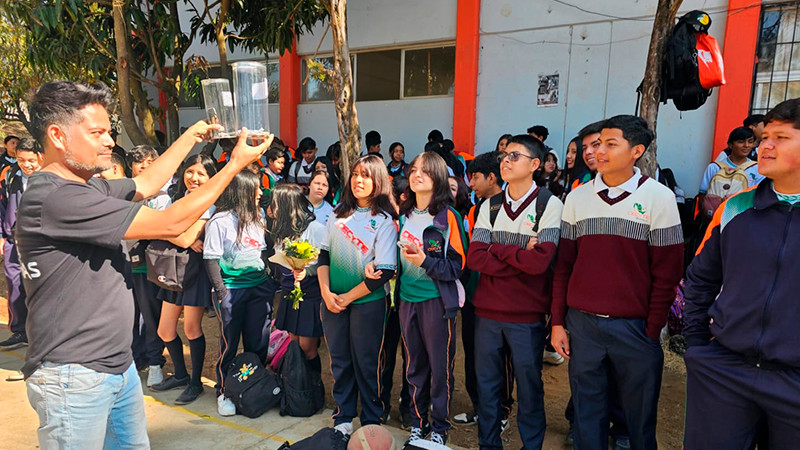Trabajan estudiantes del Cecytem en la prevención de adicciones