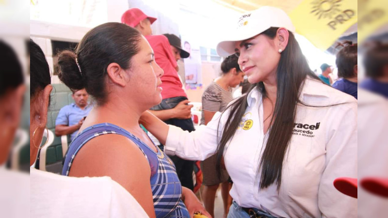 Con gran entusiasmo y festejo Tuzantla refrenda su apoyo a Araceli Saucedo
