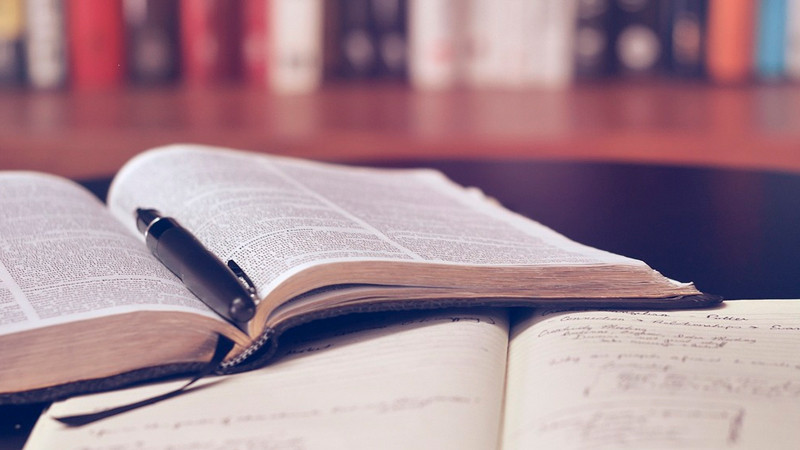 Escuelas en Francia reciben advertencias de ataques 