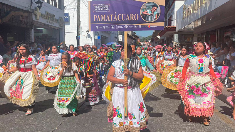 Inicia Tianguis Artesanal de Domingo de Ramos en Uruapan
