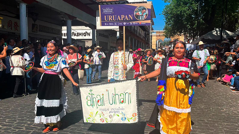 Inicia Tianguis Artesanal de Domingo de Ramos en Uruapan