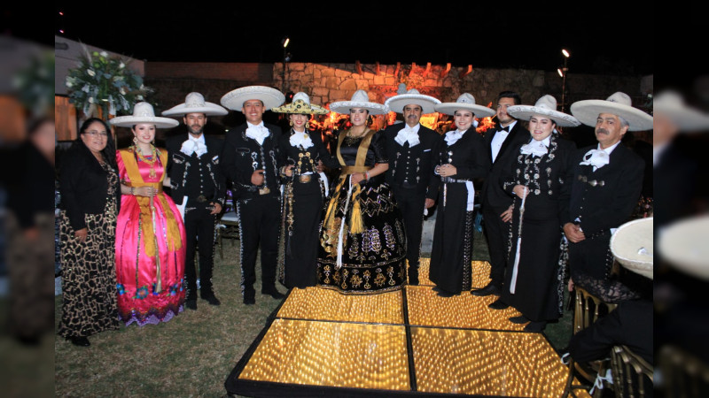 Coronan a Reina de la Asociación de Charros de Tarímbaro, Michoacán