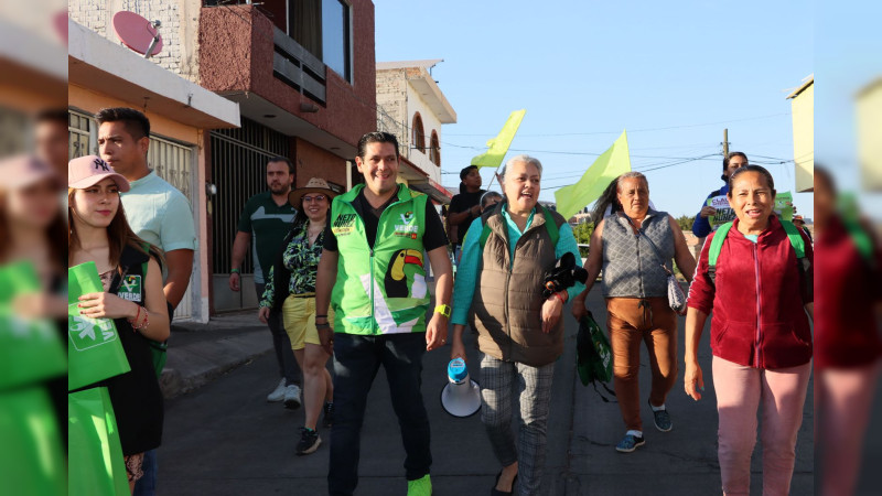 Mejoras en movilidad, demandas de vecinos de Siervo de la Nación a Ernesto Núñez