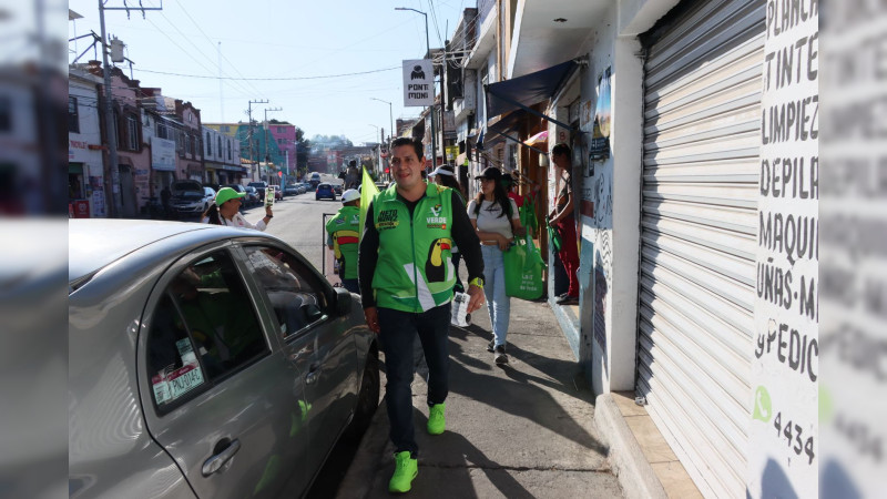 Mejoras en movilidad, demandas de vecinos de Siervo de la Nación a Ernesto Núñez