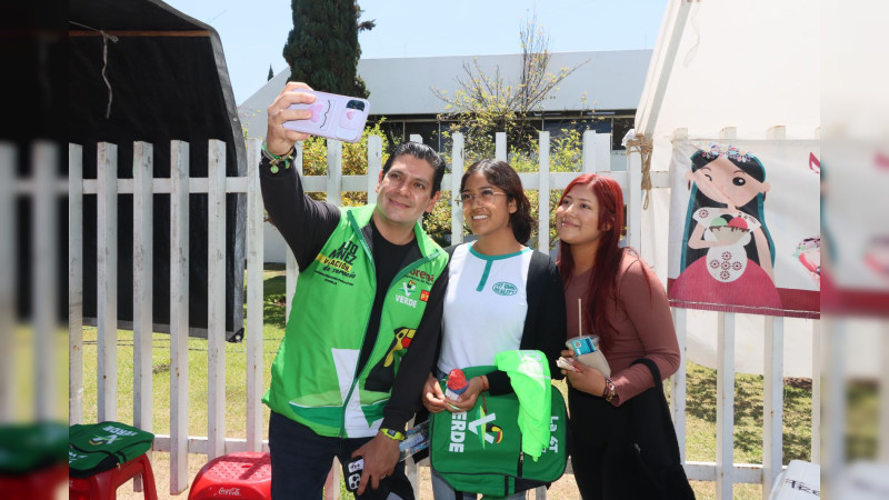Mejoras en movilidad, demandas de vecinos de Siervo de la Nación a Ernesto Núñez