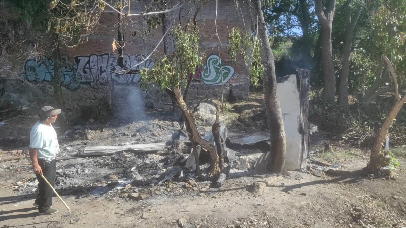 Muere calcinado un hombre al quemarse su humilde vivienda en Morelia, Michoacán 
